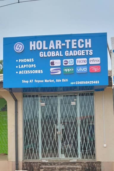 Horlar-Tech store entrance
